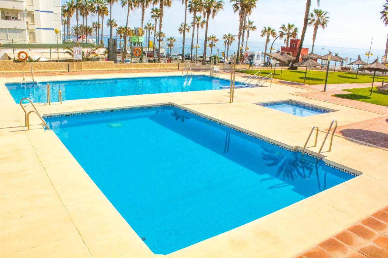 Aloha Playa Apartment With Ocean Views And Pools Benalmadena Bagian luar foto