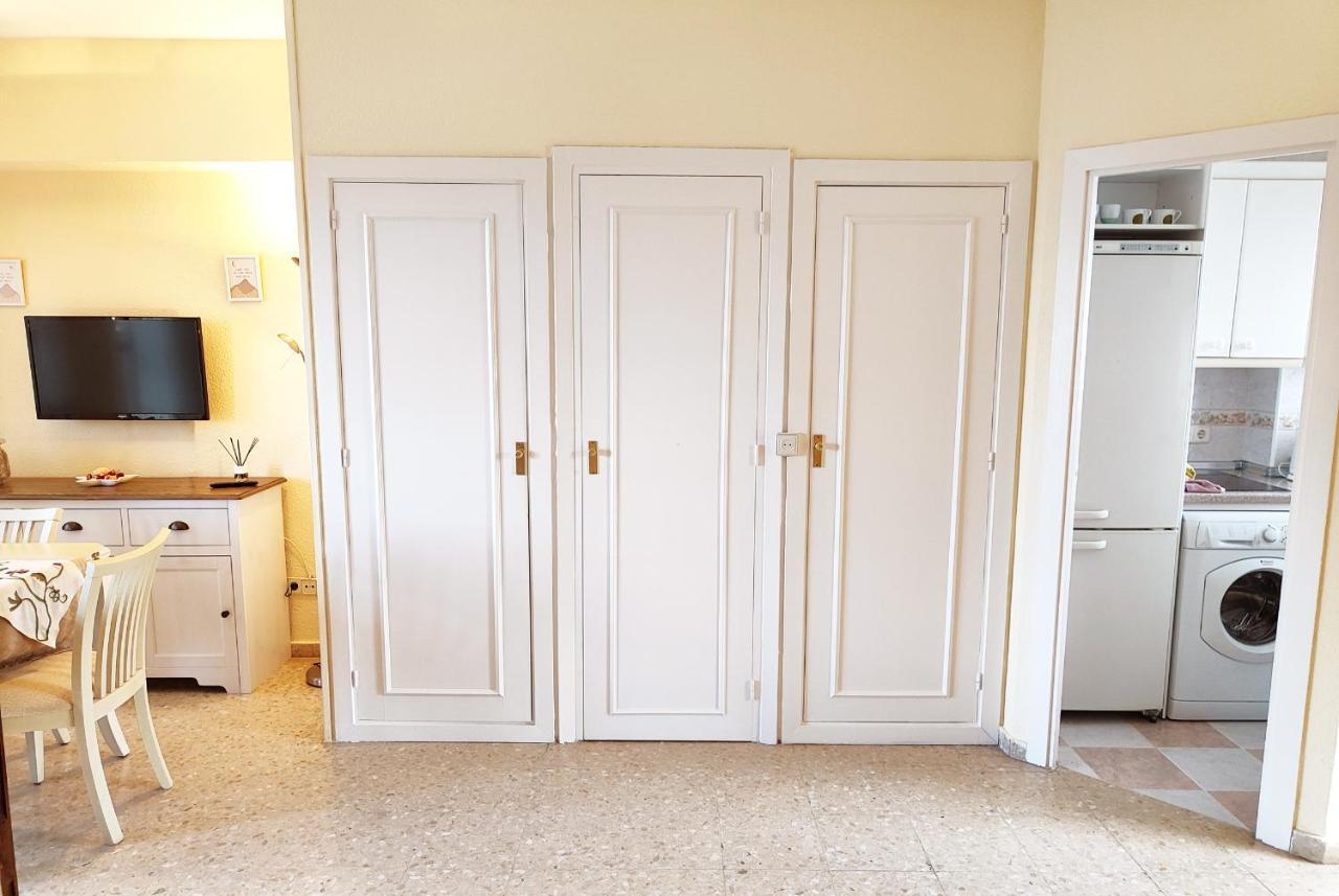 Aloha Playa Apartment With Ocean Views And Pools Benalmadena Bagian luar foto