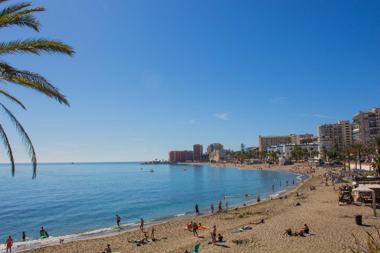 Aloha Playa Apartment With Ocean Views And Pools Benalmadena Bagian luar foto