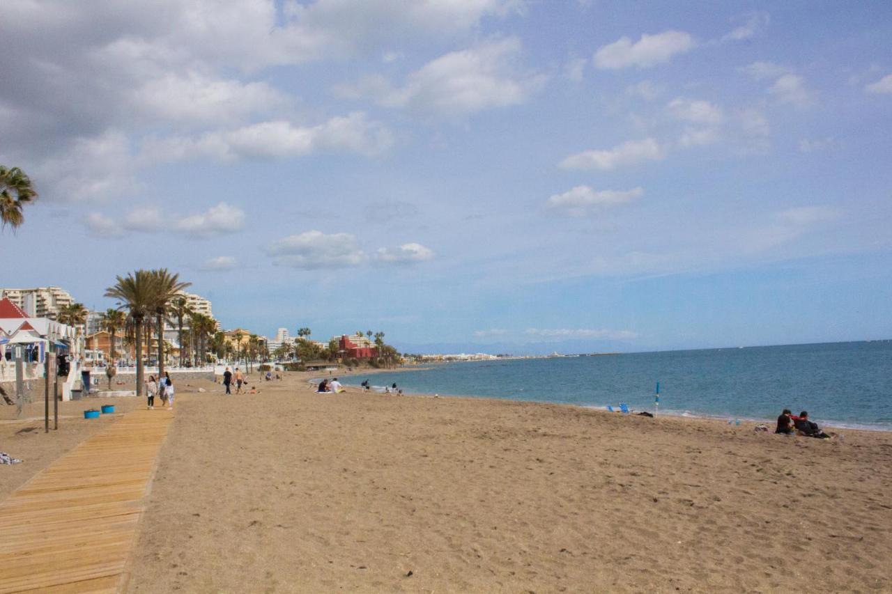 Aloha Playa Apartment With Ocean Views And Pools Benalmadena Bagian luar foto