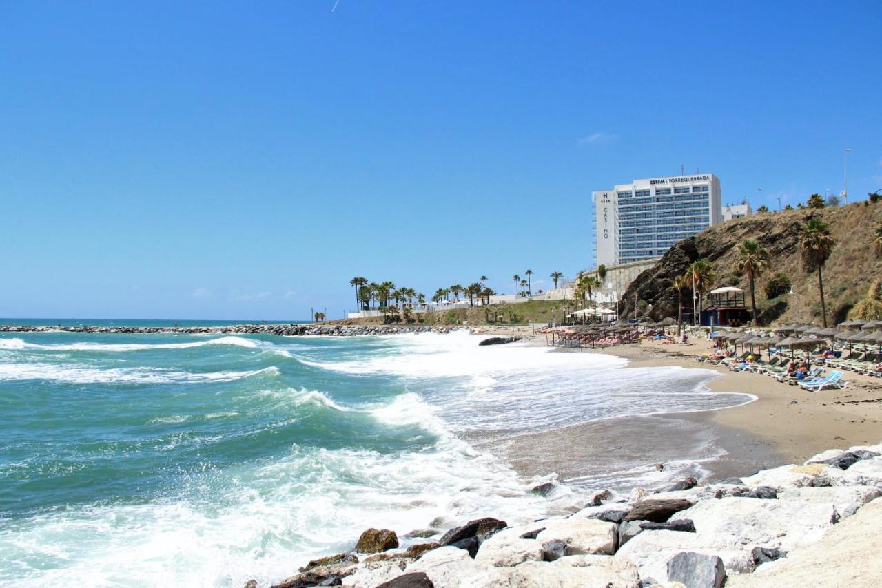 Aloha Playa Apartment With Ocean Views And Pools Benalmadena Bagian luar foto