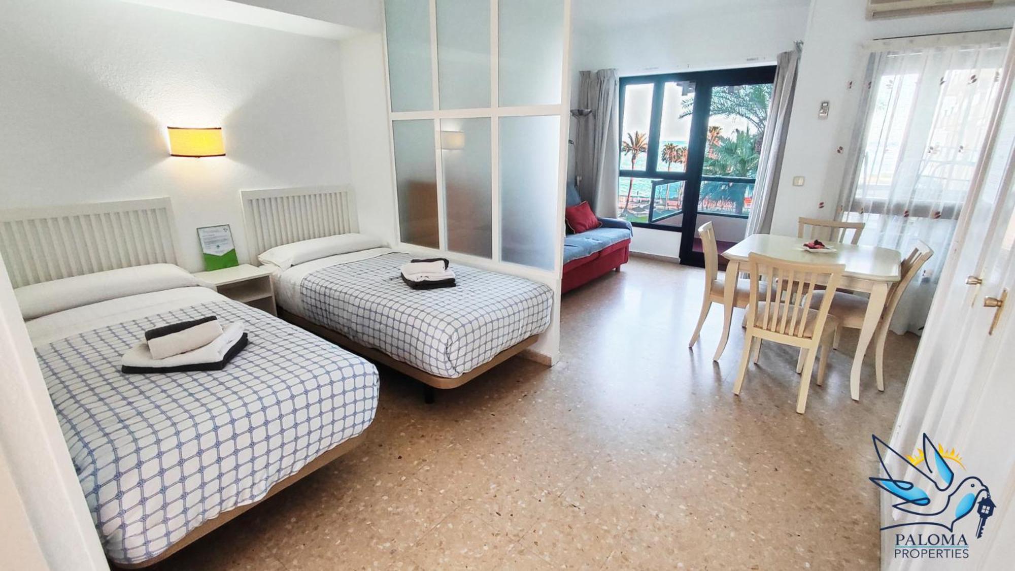 Aloha Playa Apartment With Ocean Views And Pools Benalmadena Bagian luar foto